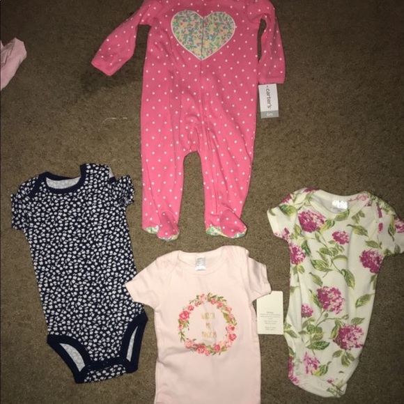 4, 6M baby clothes - Picture 1 of 6